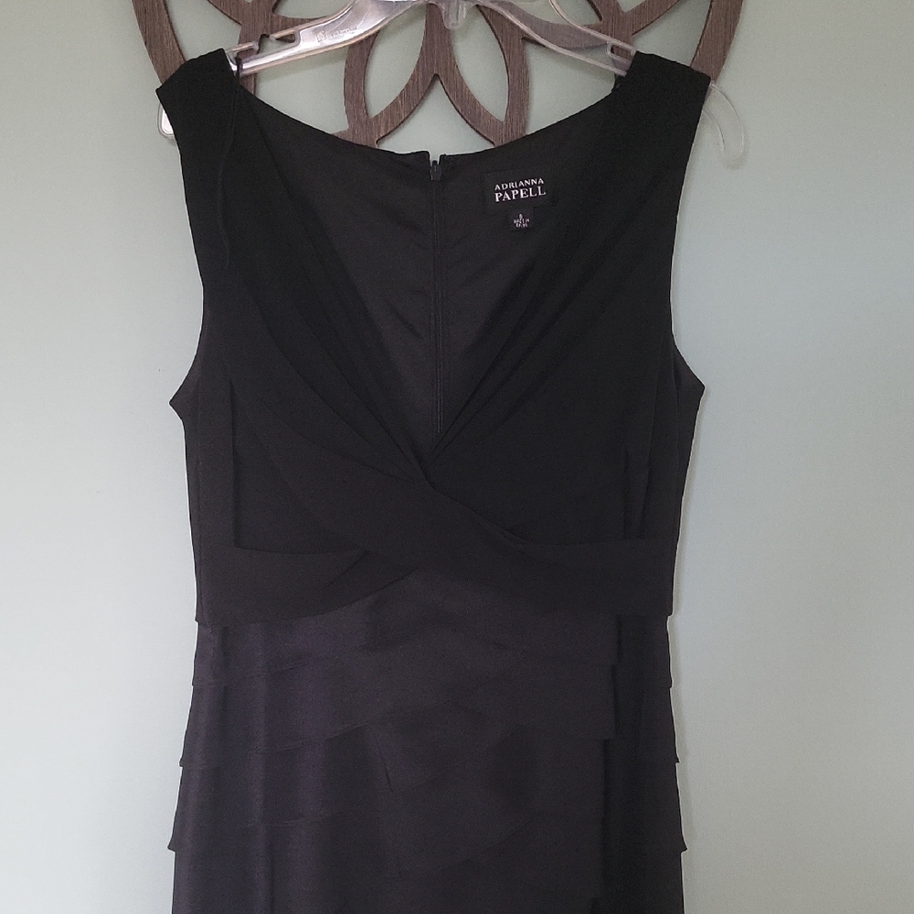 Adrianna Papell Elegant Black Midi Dress